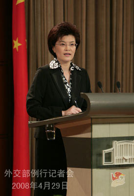 姜瑜就胡錦濤訪日、火炬?zhèn)鬟f、中國(guó)政府與達(dá)賴(lài)方面接觸磋商等答問(wèn)