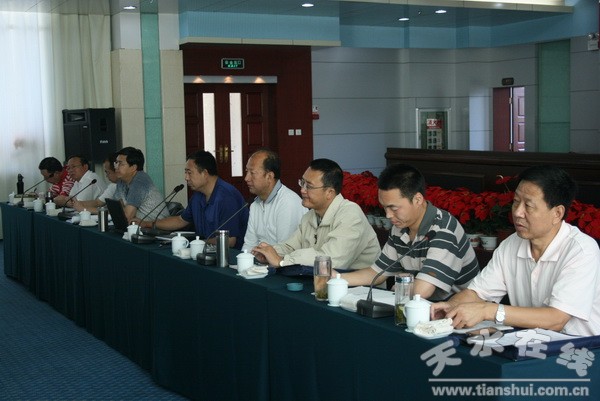 1(2)、全體院級領(lǐng)導(dǎo)出席述職會.jpg