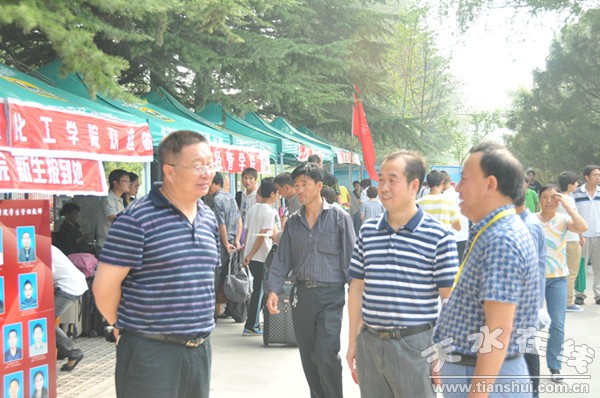 王志年視察指導(dǎo).jpg