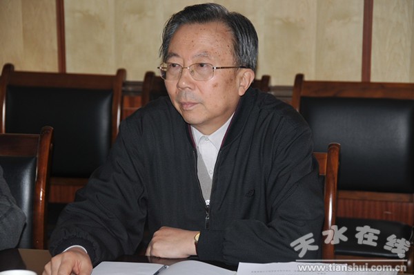 周稽裘.jpg