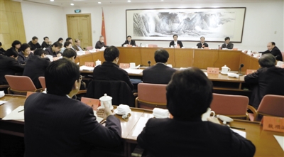 昨日，中共北京市委十一屆二次全會(huì)進(jìn)行分組討論。新京報(bào)記者 秦斌 攝