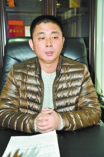 菜販到中南海與溫家寶座談 稱運(yùn)菜時(shí)遭惡性檢查