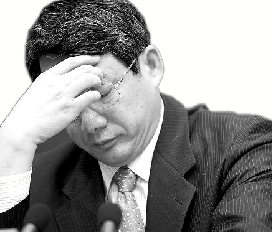 遭舉報(bào)后 邊給紀(jì)委寫(xiě)材料 邊突擊批了50多個(gè)項(xiàng)目