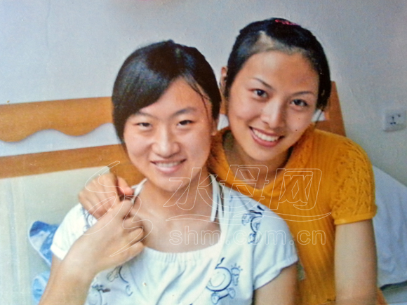 王亞平與妹妹合影照