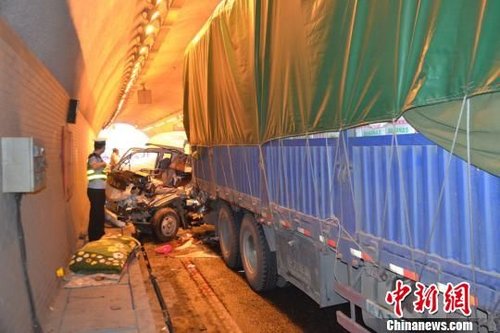 甘肅天水連霍高速凈土寺隧道追尾事故致1人死亡