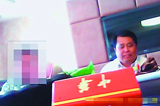 興隆一鎮(zhèn)書記邊吃邊大罵百姓