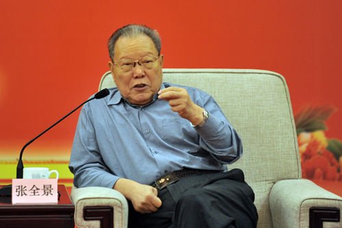 張全景同志參與座談（人民網(wǎng)記者翁奇羽攝）