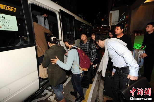 香港灣仔發(fā)現(xiàn)二戰(zhàn)美軍炸彈 上千居民被撤離(圖)