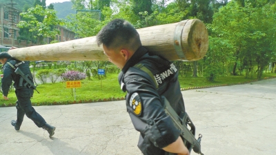 隊(duì)員們正在訓(xùn)練