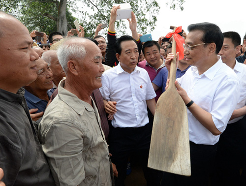 李克強(qiáng)下基層收過哪些禮?
