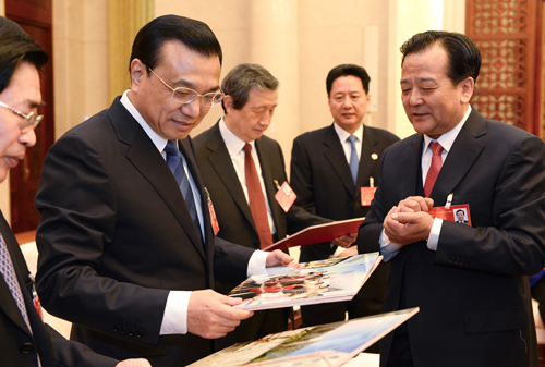 李克強(qiáng)下基層收過哪些禮?