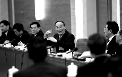 3月5日，王岐山參加兩會北京代表團審議。