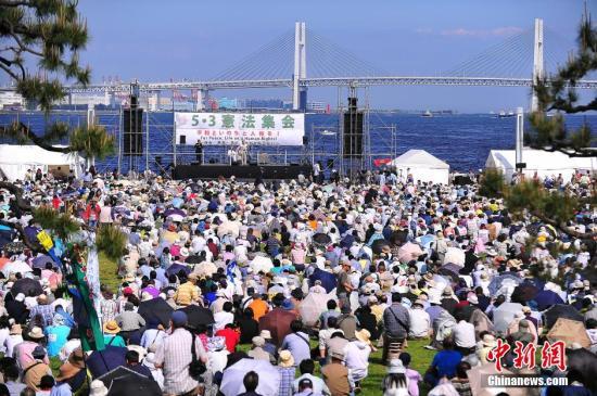 日本500人包圍安倍官邸抗議 吁守護(hù)憲法第9條