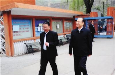 溫家寶5年4次訪河北省興隆縣六道河中學(圖)
