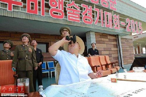 金正恩指導(dǎo)人民軍戰(zhàn)斗飛行技術(shù)大會。(資料圖片)