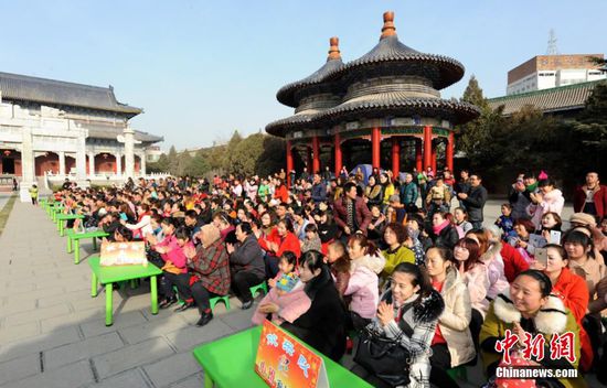 “開筆禮”是中國傳統(tǒng)文化中，對少兒開始識字習禮的一種啟蒙教育形式。