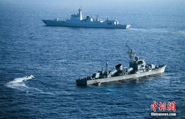 據(jù)中國軍網(wǎng)報(bào)道,5月4日下午,海軍南海艦隊(duì)新型導(dǎo)彈驅(qū)逐艦 合肥艦、導(dǎo)彈護(hù)衛(wèi)艦三亞艦、綜合補(bǔ)給艦洪湖艦,4日駛離三亞某軍港碼頭,隨后將在南海某海域與潛艇部隊(duì)展開潛艦聯(lián)合突破“敵”封鎖區(qū)、偵察與反偵察演練,拉開了海軍年度常態(tài)化戰(zhàn)備巡邏遠(yuǎn)海實(shí)兵對(duì)抗訓(xùn)練的序幕。