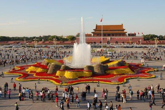 天安門廣場的國慶花壇 十年來都有過什么變化?