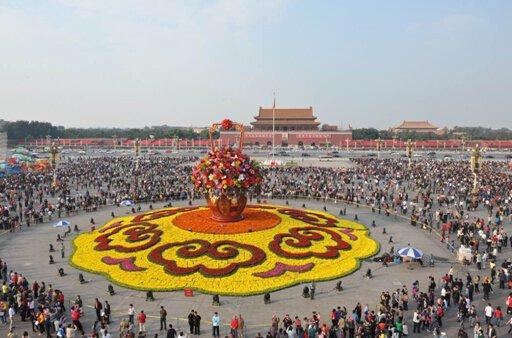 天安門廣場的國慶花壇 十年來都有過什么變化?