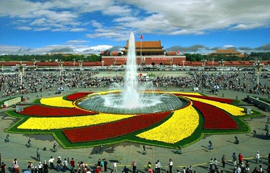 天安門廣場的國慶花壇 十年來都有過什么變化?