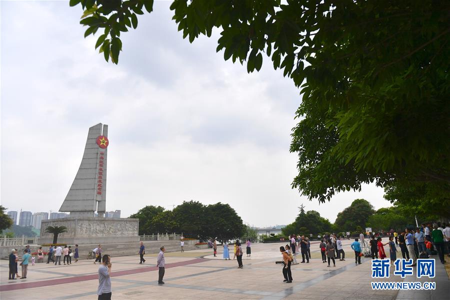 (新華全媒頭條·壯麗70年·奮斗新時(shí)代——記者再走長(zhǎng)征路·圖文互動(dòng))(5)跨越“第一渡” 長(zhǎng)征出發(fā)地“換了人間”