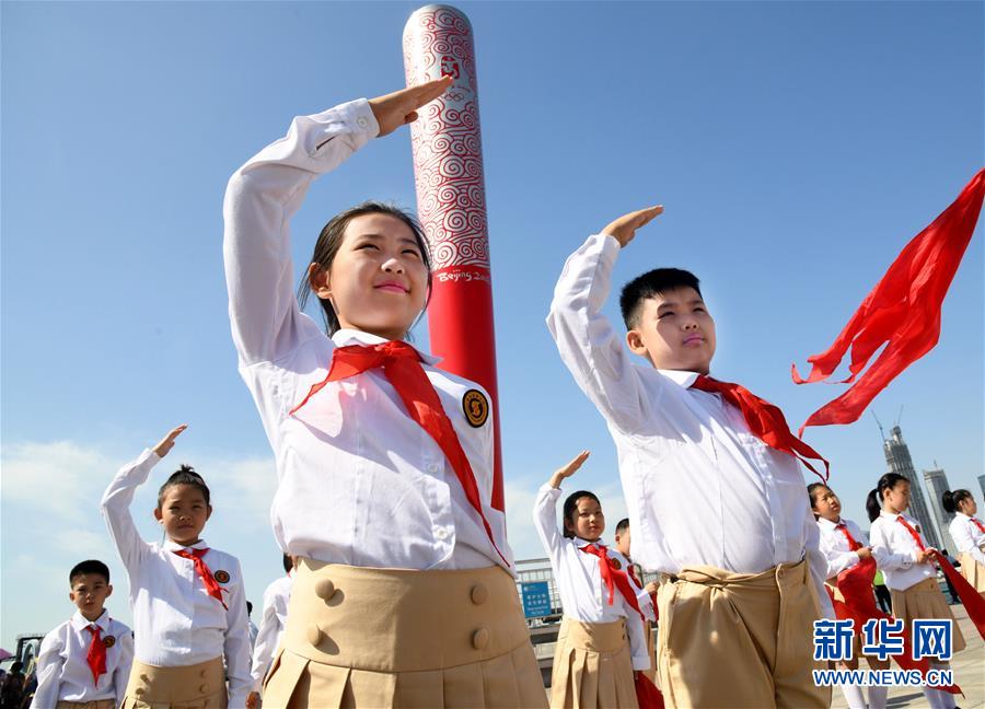 (新華全媒頭條·圖文互動)(1)“美麗的中國夢屬于你們”——以習(xí)近平同志為核心的黨中央關(guān)心少年兒童工作紀(jì)實